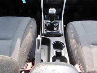 Hyundai i30 1.6 CRDi - splátka 120,-€ - 17
