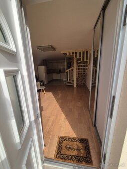 Na predaj moderný mezonetový byt s predzáhradkou a parkovaní - 17