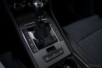 Škoda Superb Combi 1.4TSI iV - 17