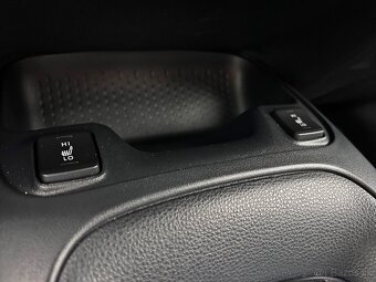 Toyota Corolla 1.8 Hybrid e-CVT Comfort - 17