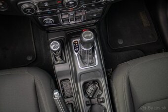 Jeep Wrangler 2.0 PHEV Sahara 4xe A/T / ZÁRUKA / ODPOČET DPH - 17