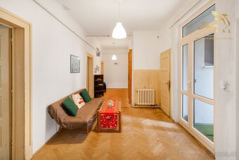 Na predaj veľkometrážny 5-izbový byt 135m2 v historickom dom - 17