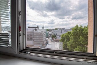 CENTRUM J.KOZÁČEKA | Priestranný 3 izbový byt s garážou. - 17