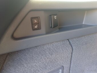 Land Rover Discovery sport 2,0 TD, FULL výbava - 17