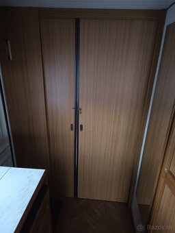 Obytny prives Hobby 430 - predstan, max 1000 kg - 17