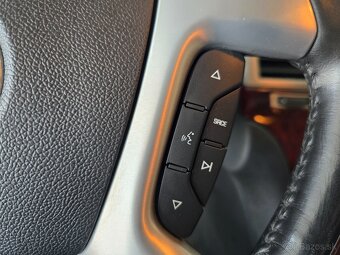 Cadillac Escalade 6,2 benzín LPG AUTOMAT, 7. MIEST - 17