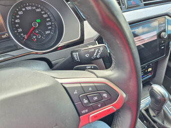 Volkswagen Passat Variant 2.0 TDI EVO Business DSG, 1.majite - 17