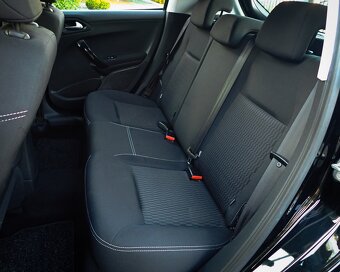 PEUGEOT 208 1.2BENZIN 60kW 92tis KM 2016 KAMERA,VYHREV SED - 17