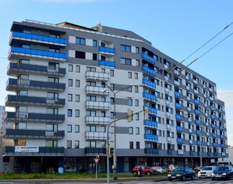 Na predaj moderný 2-izbový byt s loggiou, pivnicou a garážov - 17