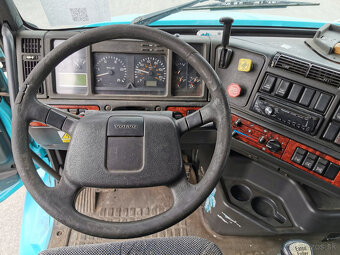 Prodám tahač návěsů VOLVO VVN EURO 3 retardér - 17