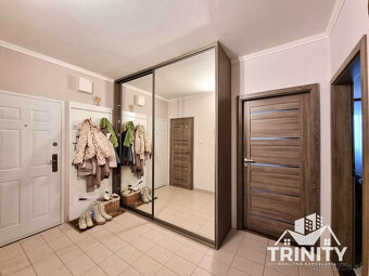 Na predaj veľký 3-izbový byt s balkónom v meste Nové Zámky - 17