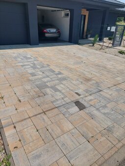 Čistenie fasád zamkovej dlažby pomníkov - 17