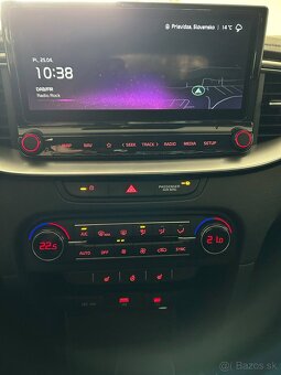 KIA Ceed SW 1,5 T-GDi 6M GOLD GOLD+ LED MY25 - 17