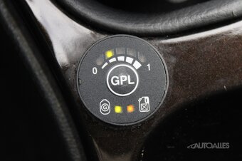 Dacia Duster 1,6 i 16V + LPG 77 kW 2WD - 17