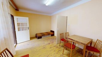 4 IZBOVÝ RODINNÝ DOM V STREDE OBCE, ČIASTOČNÁ REKONŠTRUKCIA - 17