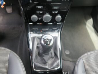 OPEL ASTRA GTC 1.9 CDTi Cosmo - 17