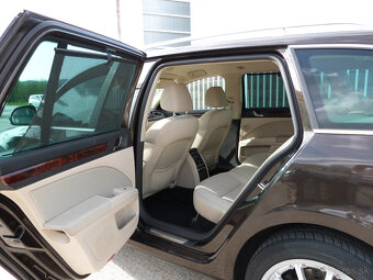 Škoda Superb kombi 2,0 TDi DSG rok 2013 - 17