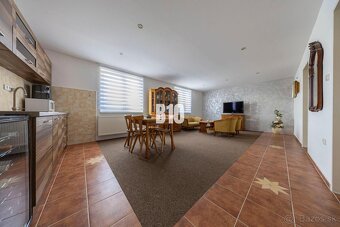 PONUKA uprostred VINOHRADU - dvojpodlažný rodinný dom s PEKN - 17