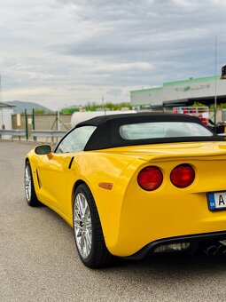 Chevrolett Corvette C6 cabrio kupená nova na SK. - 17