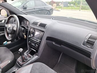 Škodia Octavia RS 2.0 TSI - 17