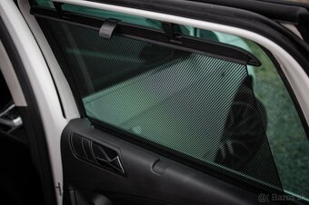 Volkswagen Passat Variant 3.2 V6 4Motion DSG - 17