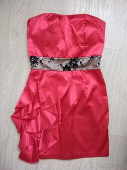 Trblietavé šaty flitrovane - 17