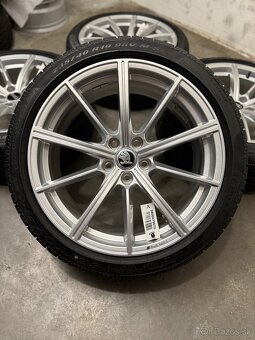 Nepoužitá zimná sada 5x112 R19 , 235/40/19 Audi RS4 RS5 - 17