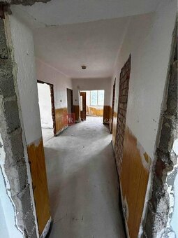 Dvojpodlažný Rodinný Dom na pozemku 786 m2 - Chyžné - 17