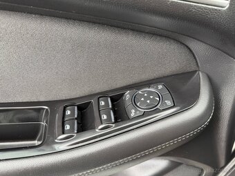 Ford S-Max 2.0 TDCi 110kw A/T Titanium - 17