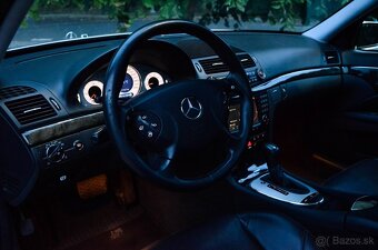 Mercedes-Benz E trieda Sedan 55 AMG - 17