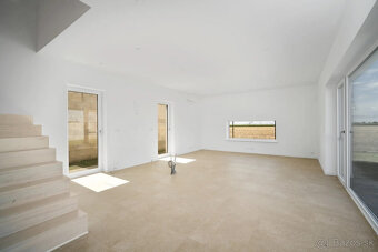 Na predaj novopostavený 4-izbový RD v obci Topoľnica. - 17