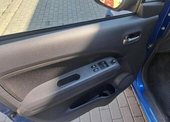 Suzuki Splash 1,0 GLS benzín manuál 50 kw - 17