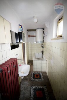 Starší rodinný dom s veľkým pozemkom na predaj Šoporňa, 3787 - 17
