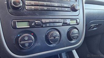 Volkswagen Golf 1.6 FSI Comfortline - 17