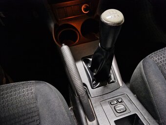 Rav4 8x kolesá 2.0 benzín 112kW 4x4 AWD - 17