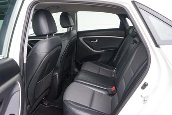 11- Hyundai, i30, 2014, benzín, 1.6i, 99kw - 17