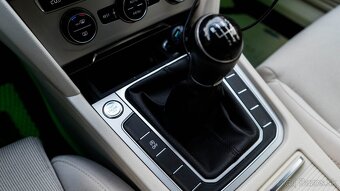 Volkswagen Passat Variant 2.0 TDI BMT Business Comfortline - 17