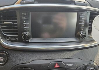 Kia Sorento 2.2-PREMIUM-AUTOMAT-KAMERA 3601 - 17