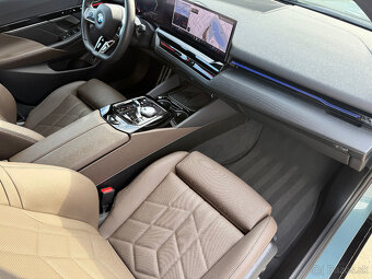 BMW 520d xDrive Limousine M-Sport 2024, 86 179km, ZÁRUKA - 17
