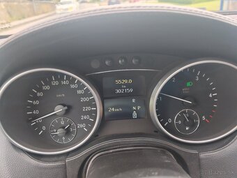 Predám Mercedes-Benz ML 350 CDI 4matic,r.v. 4/2011 - 17