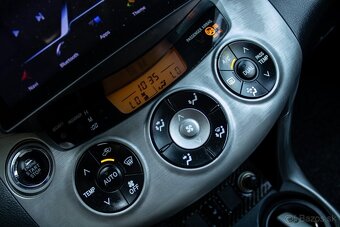 Toyota RAV4 2.2 D-4D 180 X - Aj na splátky - 17