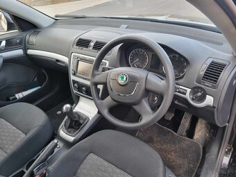 ROZPREDAM SKODA OCTAVIA 2 na diely 9462 - 17