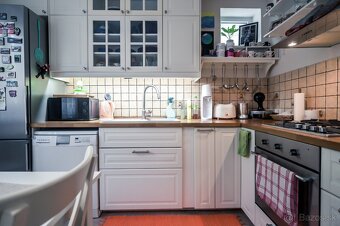 Svetlý 3-izbový byt s 2 loggiami a garážou v BA III, Kramáre - 17