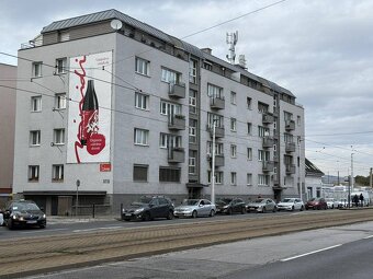 Priestranný svetlý byt s balkónmi pri Kuchajde. Vajnorská - 17