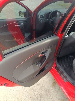 Predám VW polo 6R 2012 1.4 63kw - 17