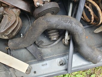 Rozpredám Jeep Cherokee KJ - 17