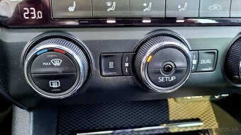 Škoda Octavia Combi 2.0 TDI DPF RS DSG - 17