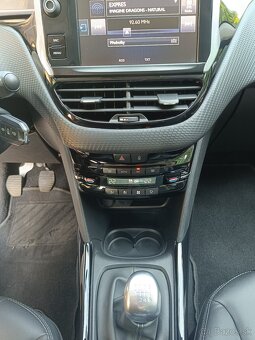 Peugeot 2008 1.2i 96 kW PureTech Allure 96 kW 6°M, r.v. 2016 - 17