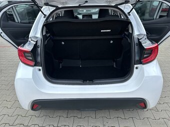 Toyota Yaris Hybrid 1.5 VVT-i Style 30 tisic km - 17