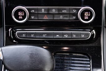 Renault Espace Initiale Paris 147kW / Panoráma / LED Matrix - 17